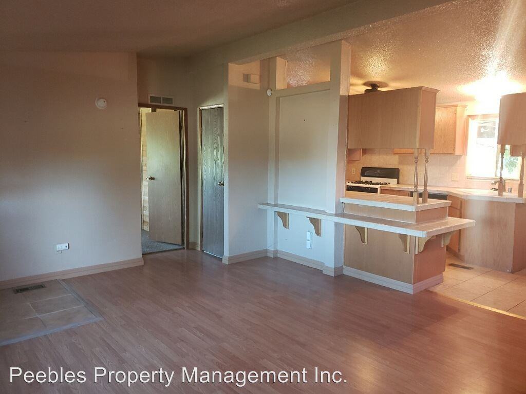 313 Wright Ave - Photo 3 of 11