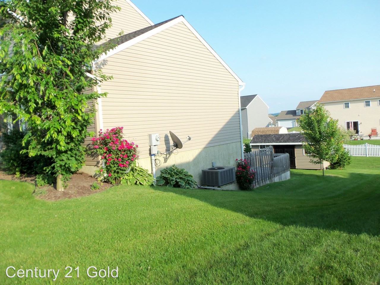 106 Gable Dr - Photo 2 of 18