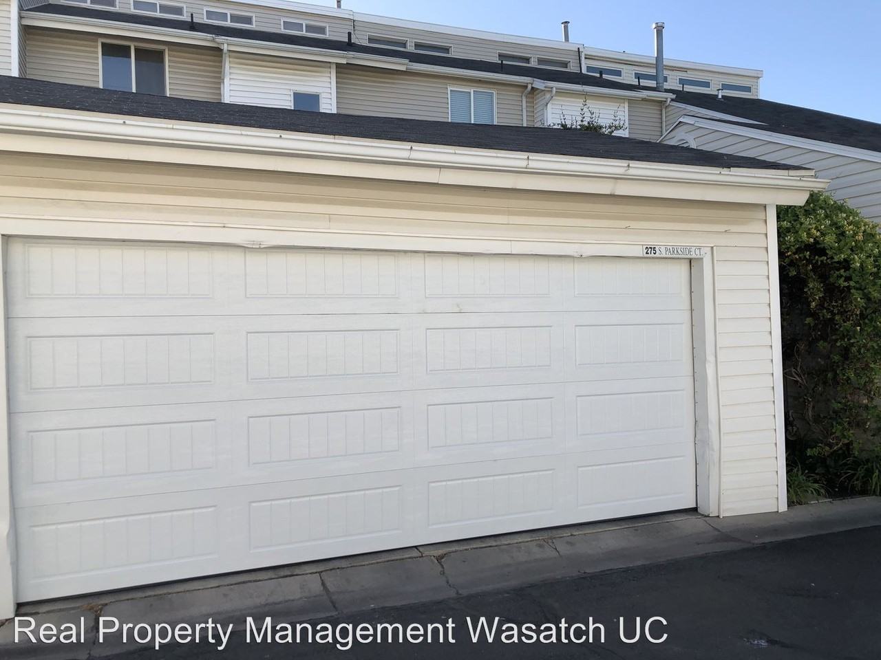 275 S Parkside Ct - Photo 3 of 24