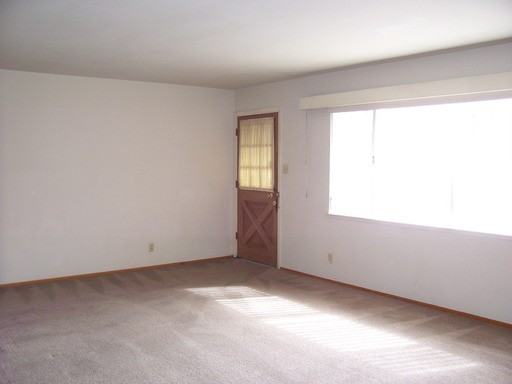 1293 Collier Dr - Photo 2 of 13