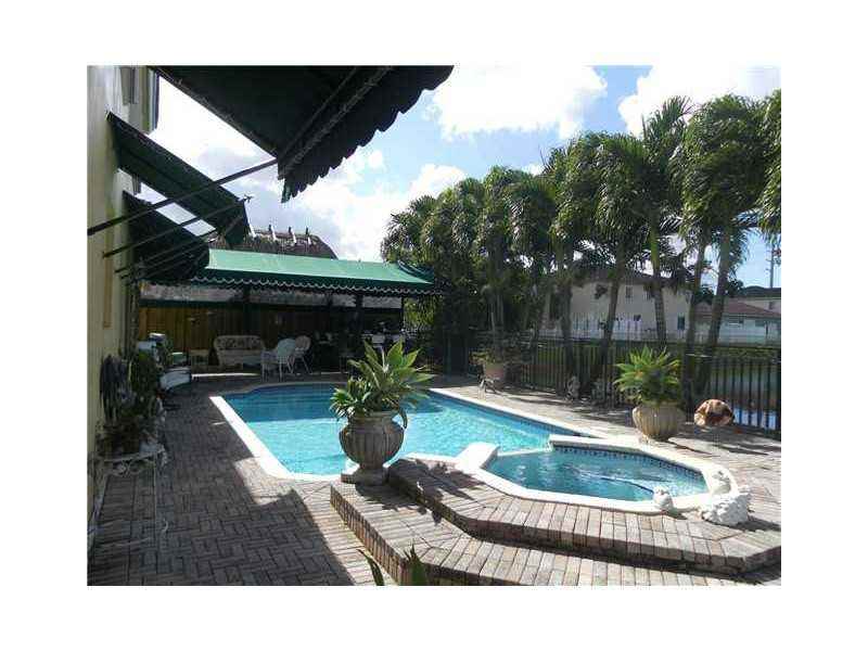 1442 Southwest 155th Court - Photo 2 of 11