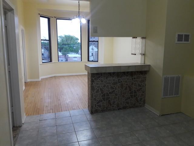 3005 W Cermak Rd #3F - Photo 2 of 7