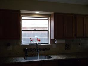 10323 Brickyard Ct - Photo 2 of 15