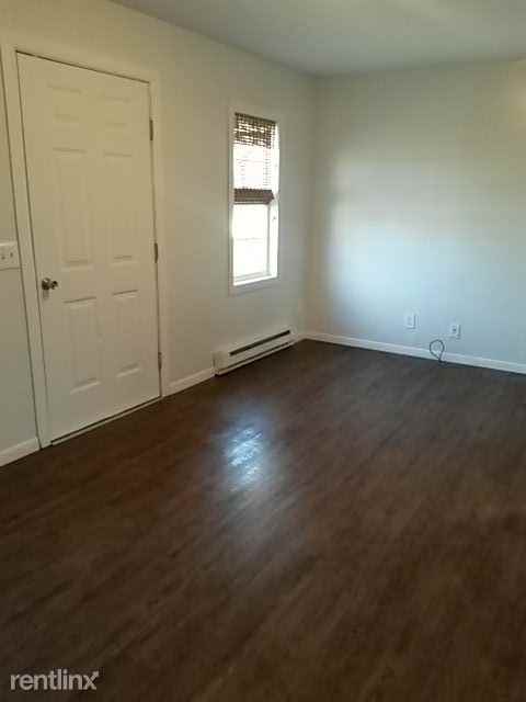 109 S Main St - Photo 2 of 10