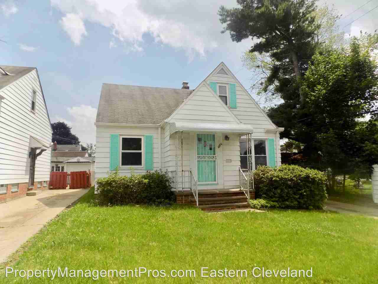 18100 Edinboro Ave - Photo 2 of 30
