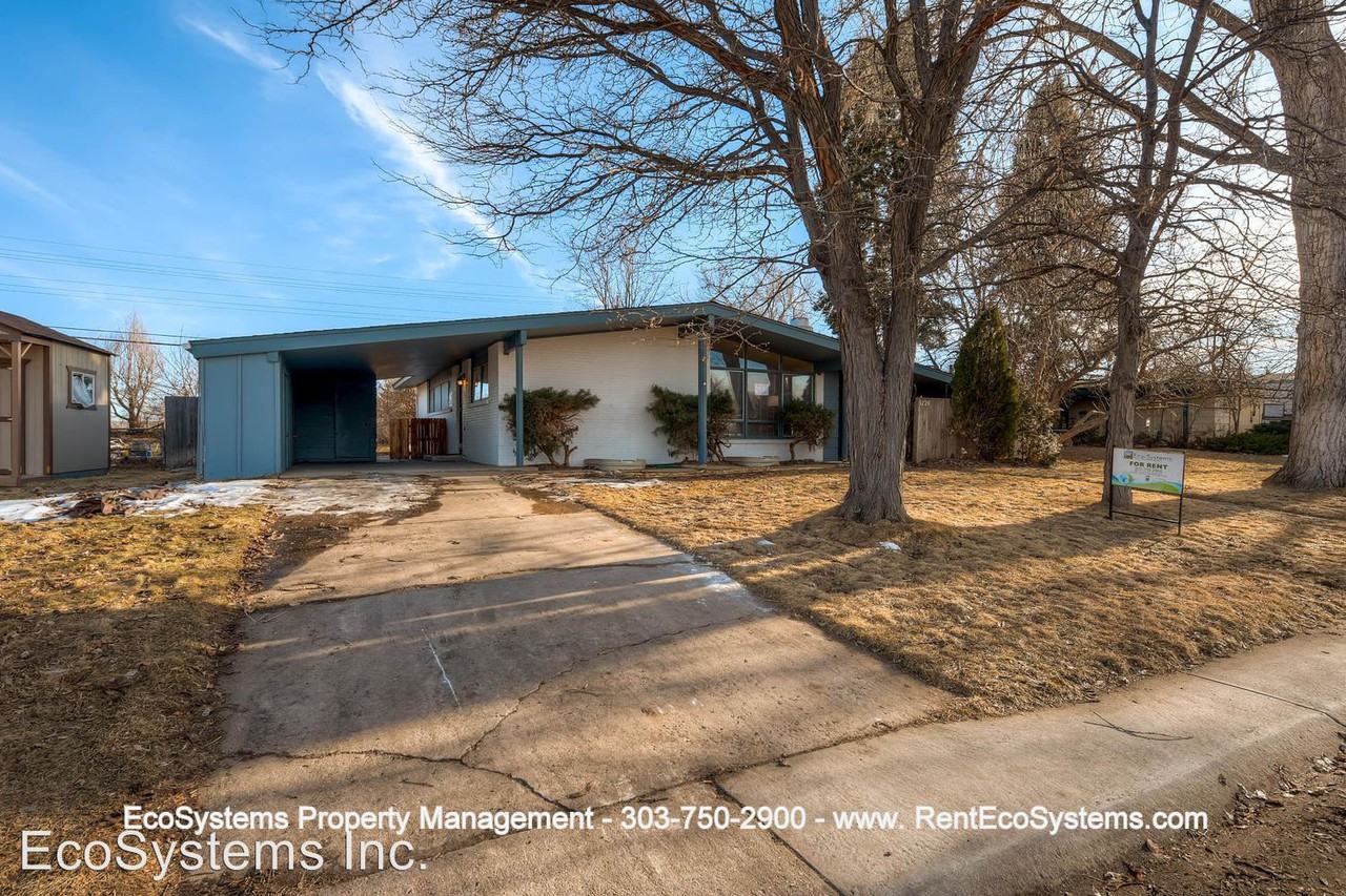 5724 W Alder Ave - Photo 2 of 50