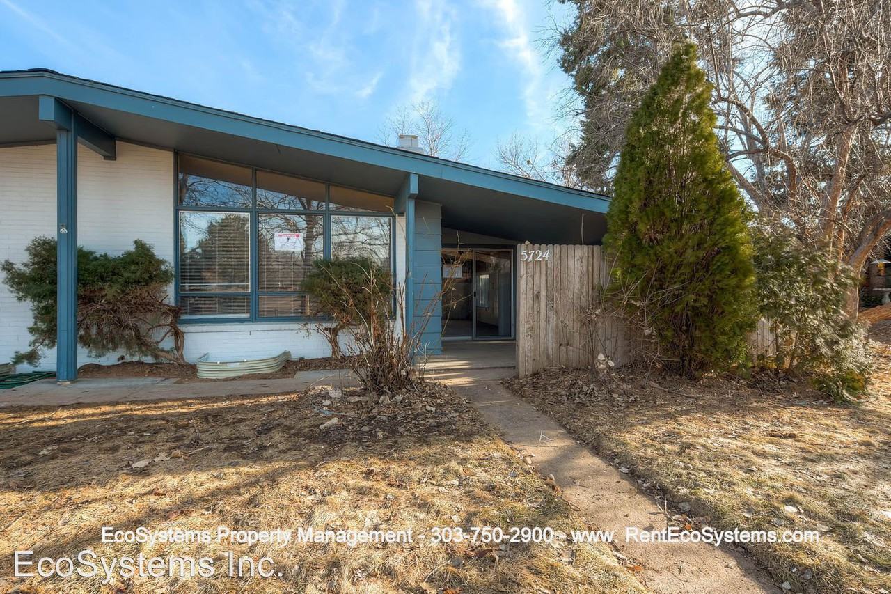 5724 W Alder Ave - Photo 3 of 50