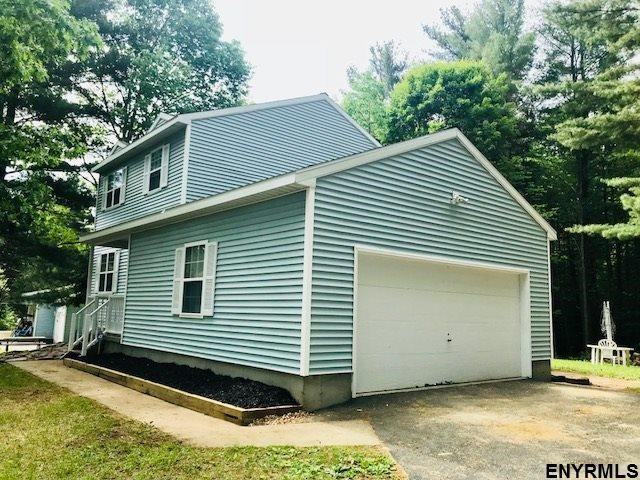 10 Maple Dr - Photo 2 of 24