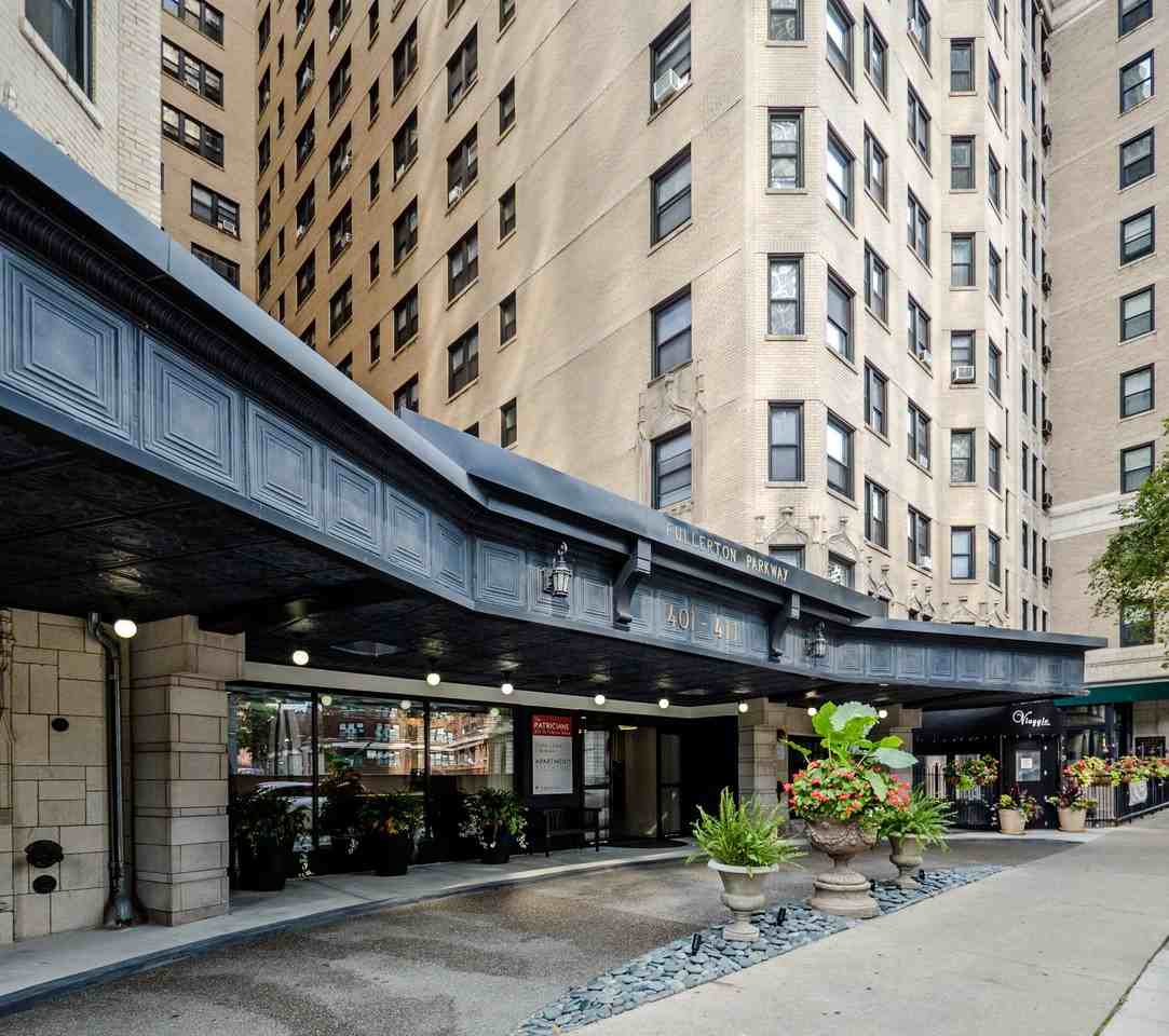 Chicago, IL 60614, US #502E