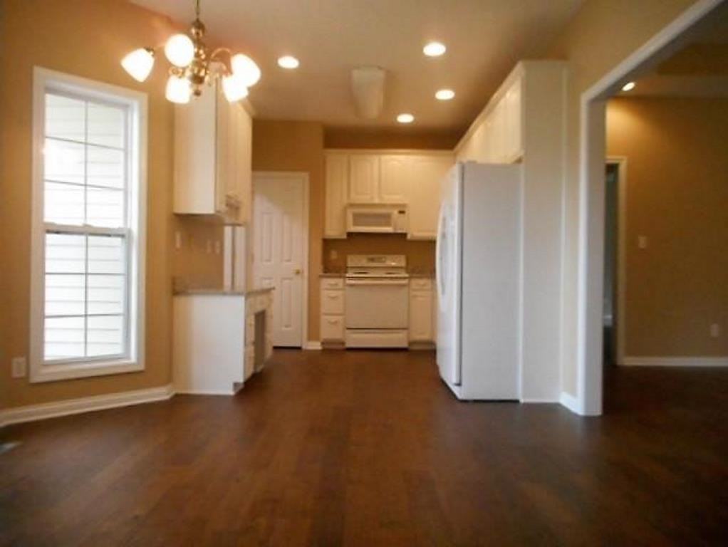 1370 Trillium Ln - Photo 2 of 12