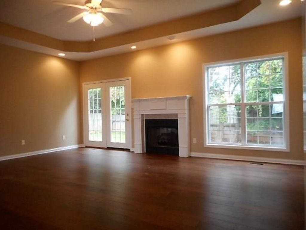 1370 Trillium Ln - Photo 3 of 12