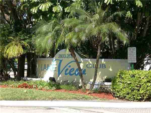 2890 N OAKLAND FOREST DR - Photo 3 of 3