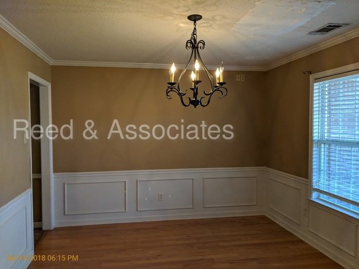 4993 Wolfchase Farms Pkwy - Photo 2 of 9