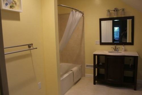 28 Vaille Ave - Photo 2 of 4