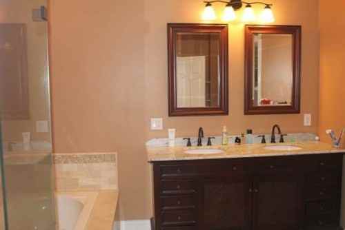 28 Vaille Ave - Photo 3 of 4