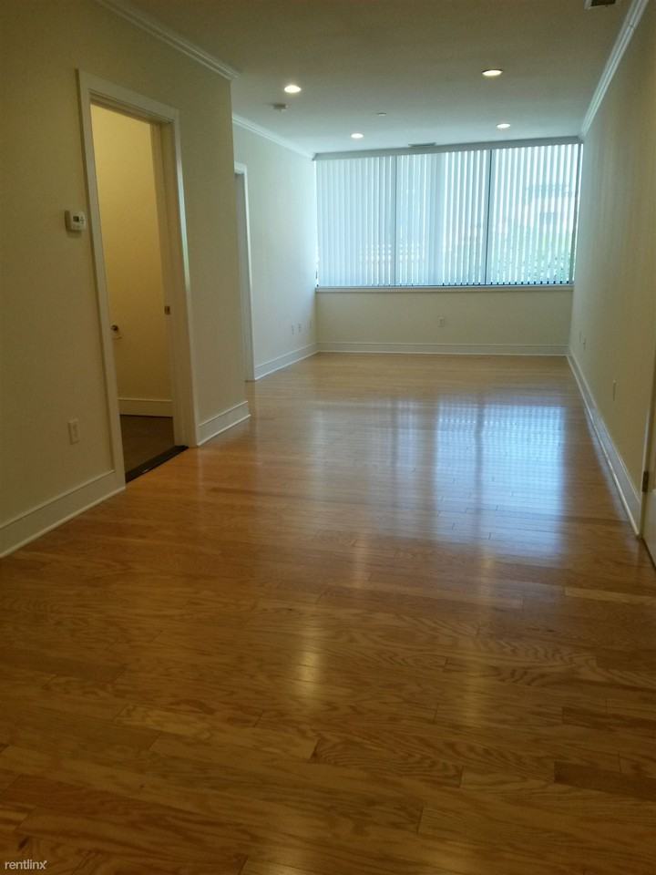 485 Summer St. Apartments - Photo 3 of 10