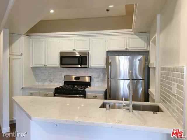 12712 Moorpark St #105