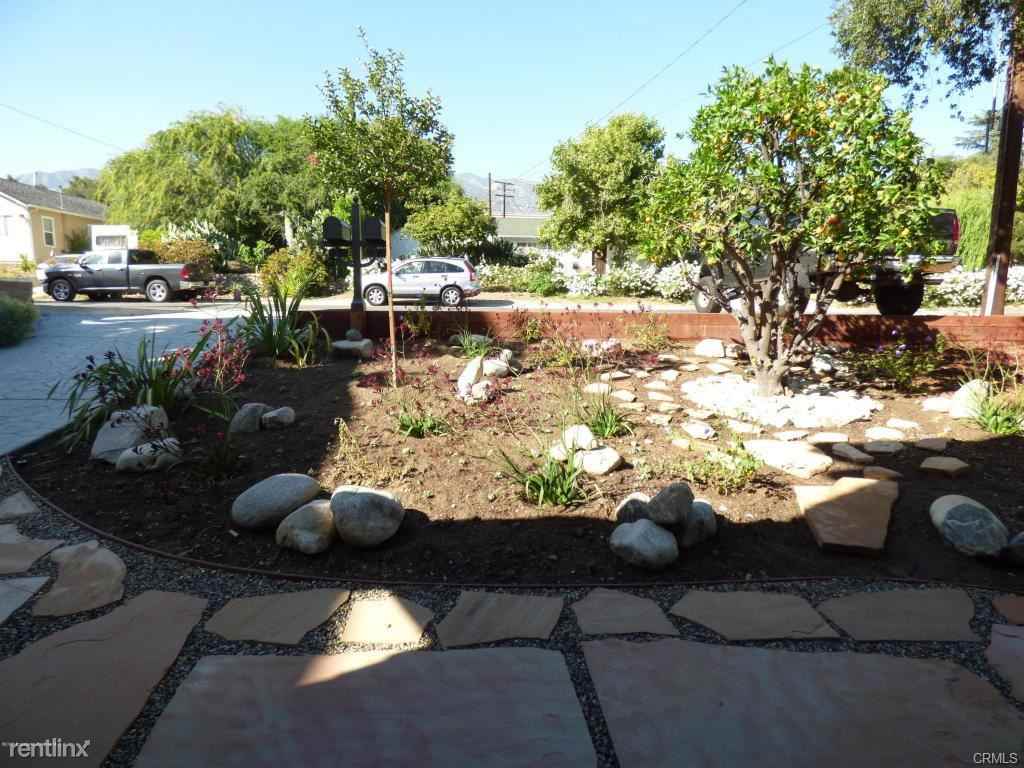 3412 Montrose Ave - Photo 3 of 23