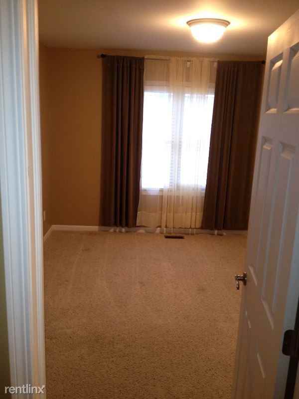 4571 W 1075 N - Photo 3 of 12