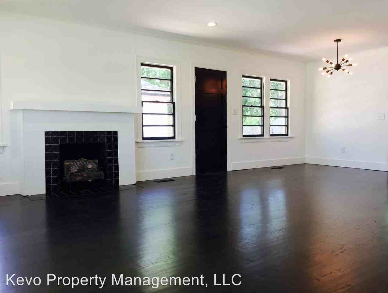 845 NW 47th St - Photo 2 of 11