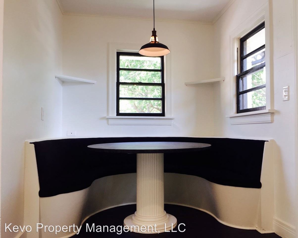 845 NW 47th St - Photo 3 of 11