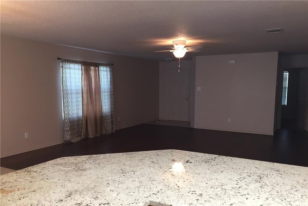 10720 Emerald Park Ln - Photo 3 of 8