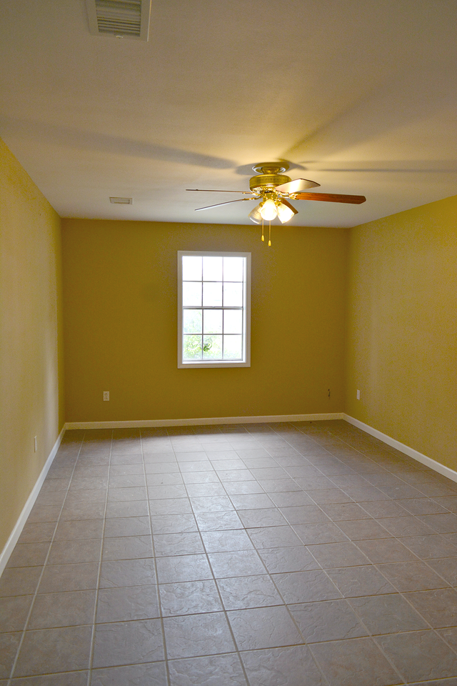 830 Elm St - Photo 3 of 10