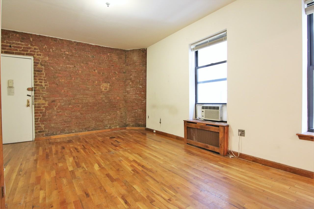 Amsterdam Ave & W 86th St #3A