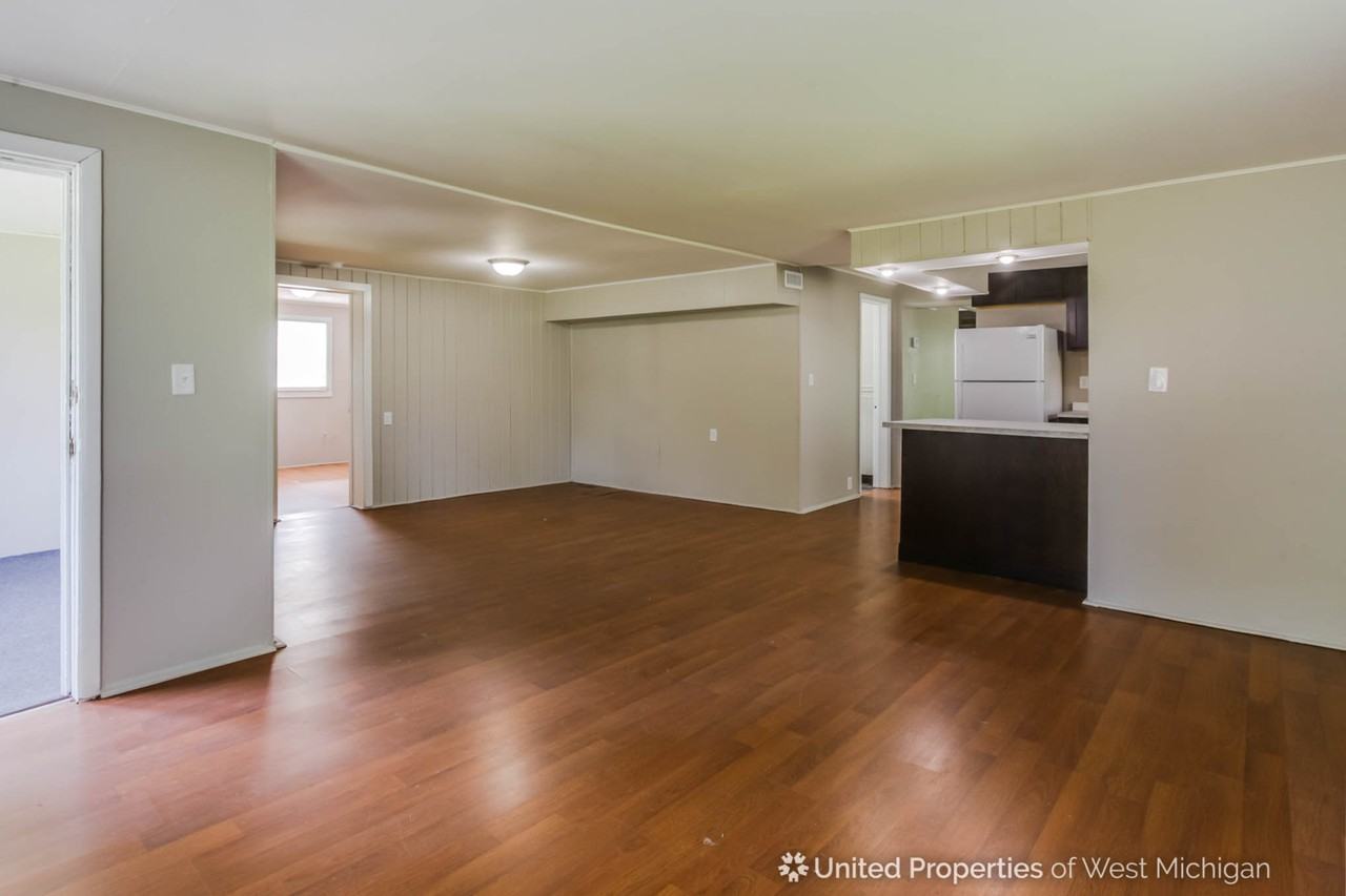 276 Grove St - Photo 3 of 20