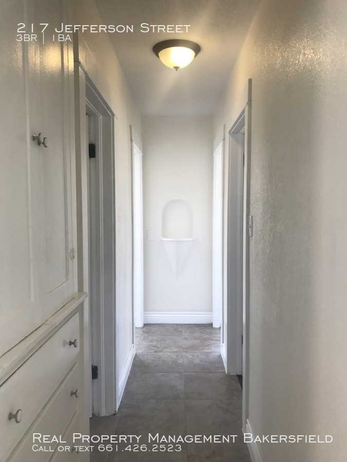 217 Jefferson St - Photo 3 of 8