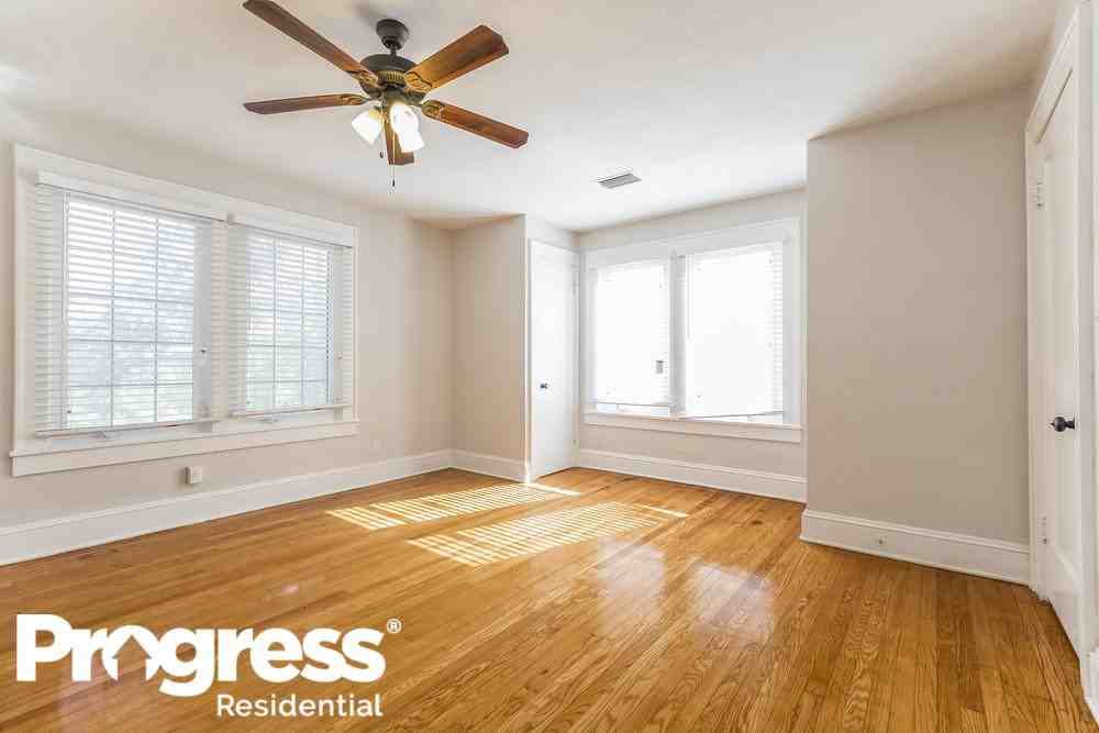 116 E Laurel Ave - Photo 3 of 18