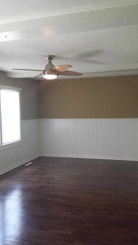 5700 NE 52nd St - Photo 3 of 14