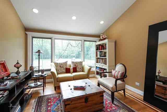 94 Flint Dr - Photo 2 of 14