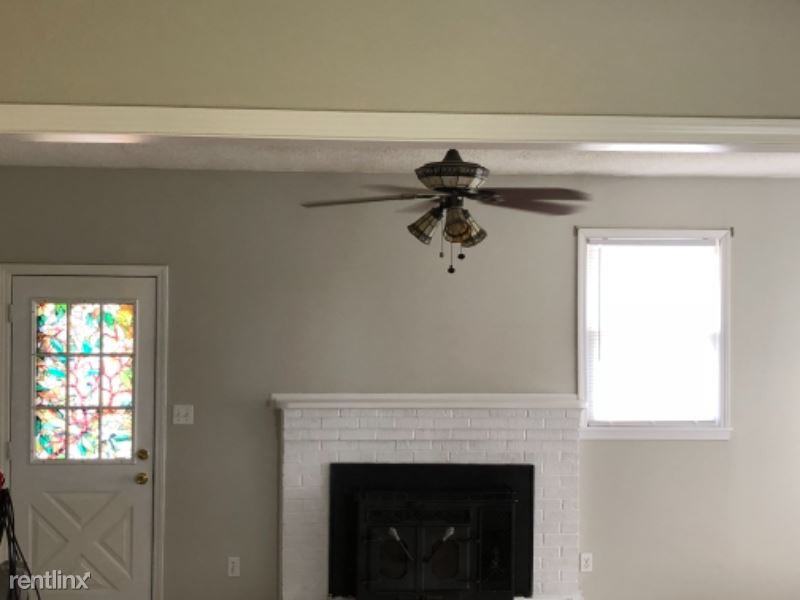 19555 US Hwy 63 - Photo 2 of 11