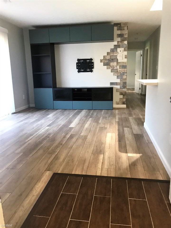 2275 Hedgerow Road - Photo 3 of 28