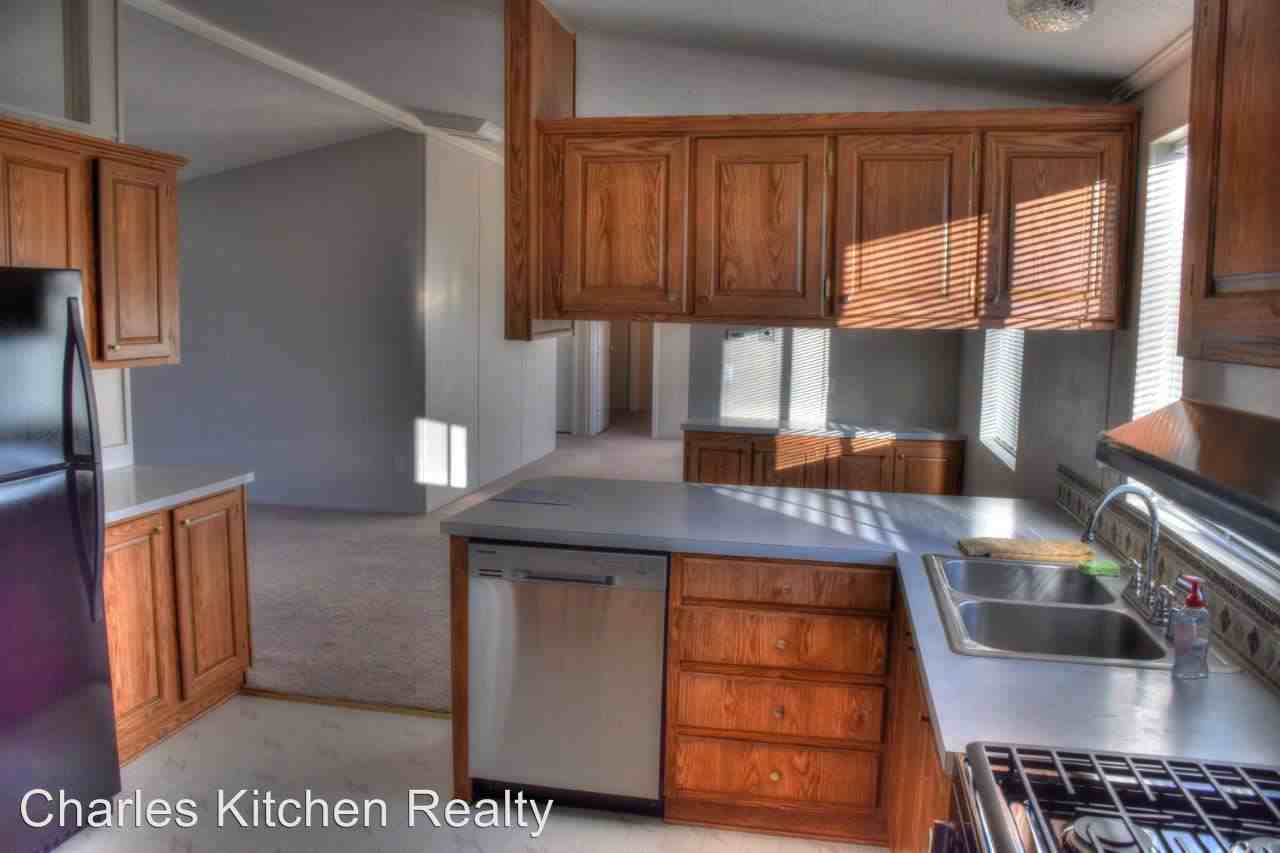 186 Garnet Cir - Photo 3 of 20