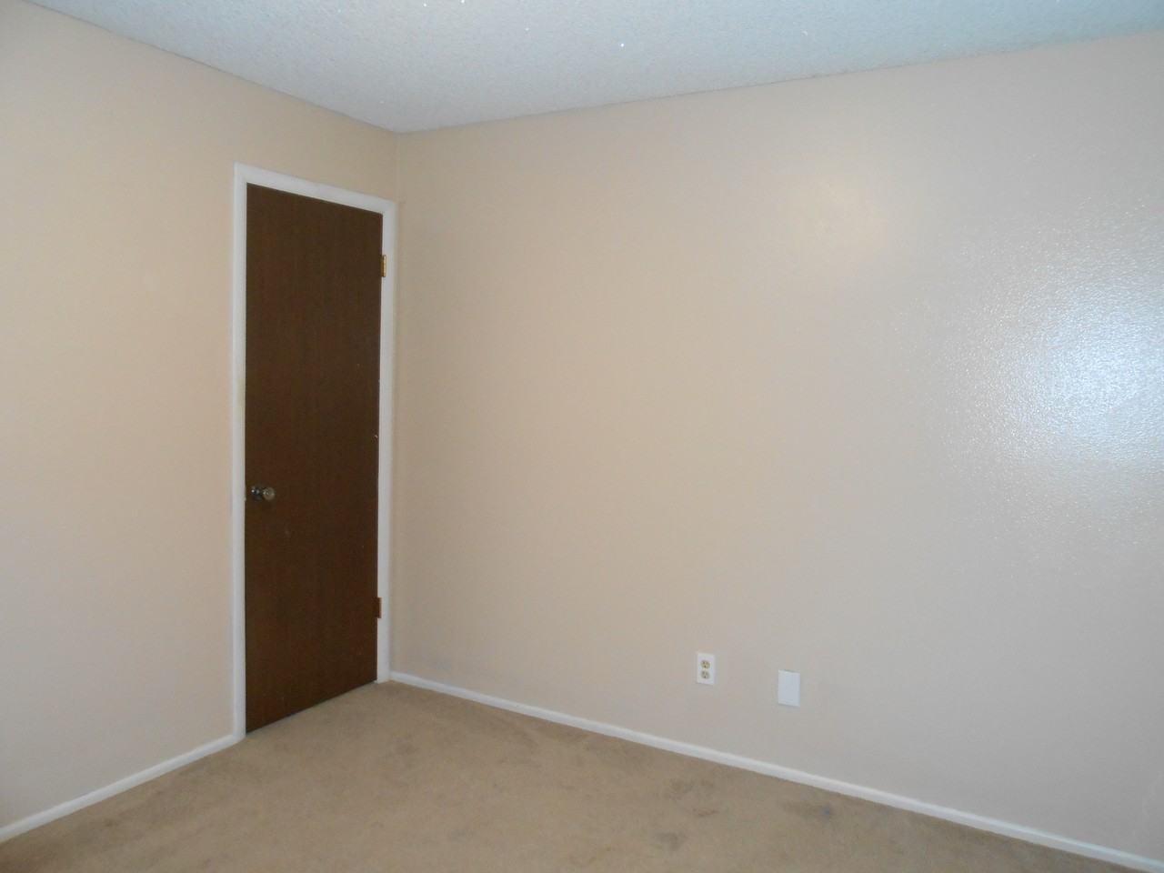 240 Garden Park - Photo 3 of 14