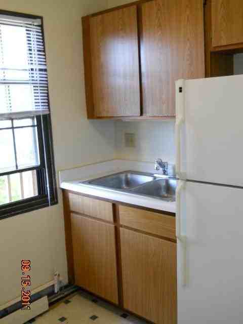 2733 W. Kilbourn Avenue - Photo 2 of 8