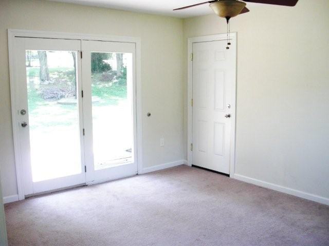 908 Center Ct - Photo 3 of 14