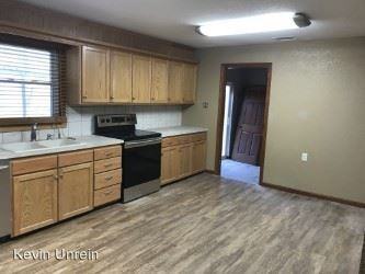 809 N Denver St - Photo 3 of 15