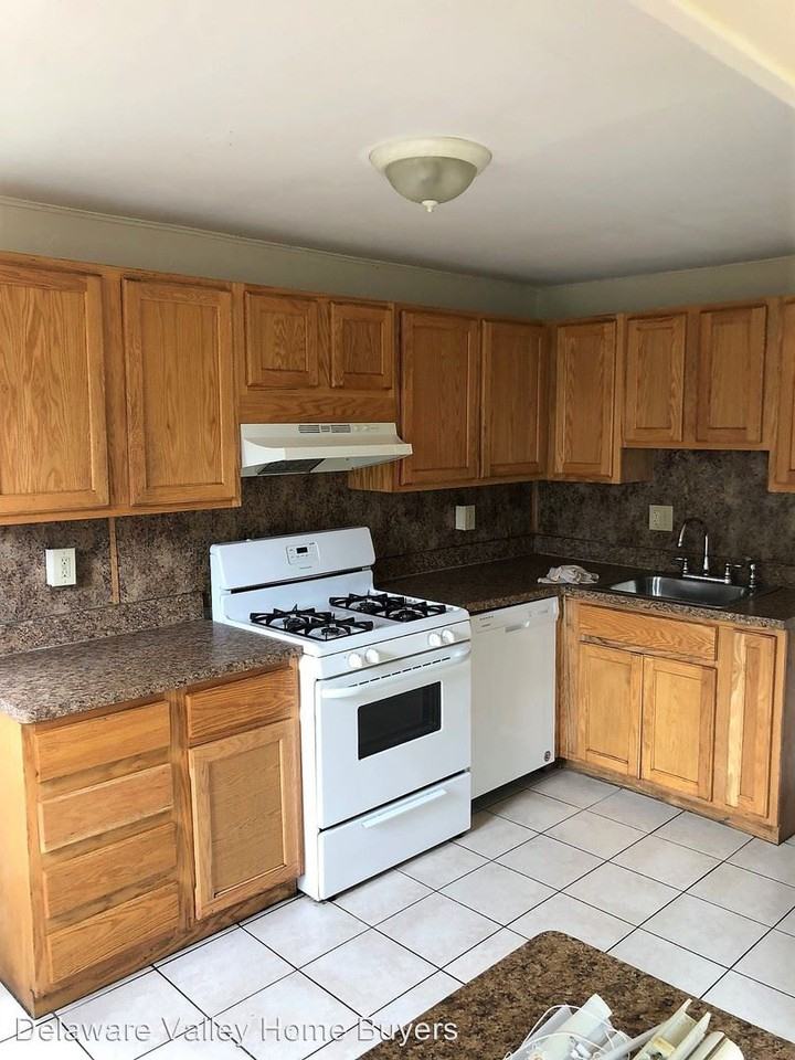 1229 Elson Rd - Photo 3 of 10