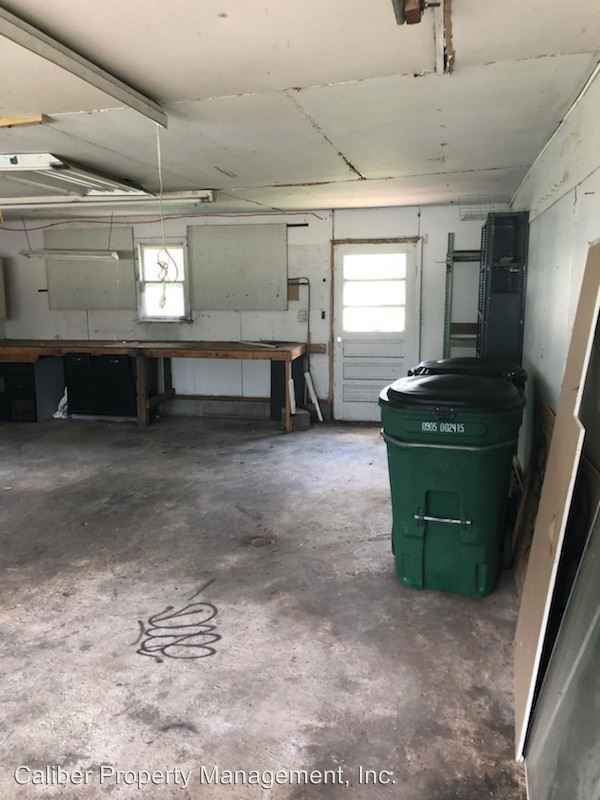 2032 S 15th St - Photo 2 of 17