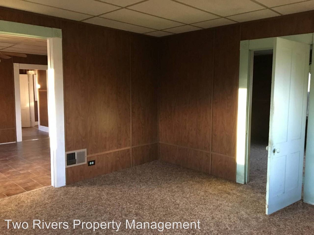 619 W Commercial St - Photo 2 of 5
