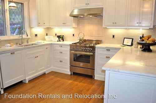 8 Old Mill St - Photo 3 of 17