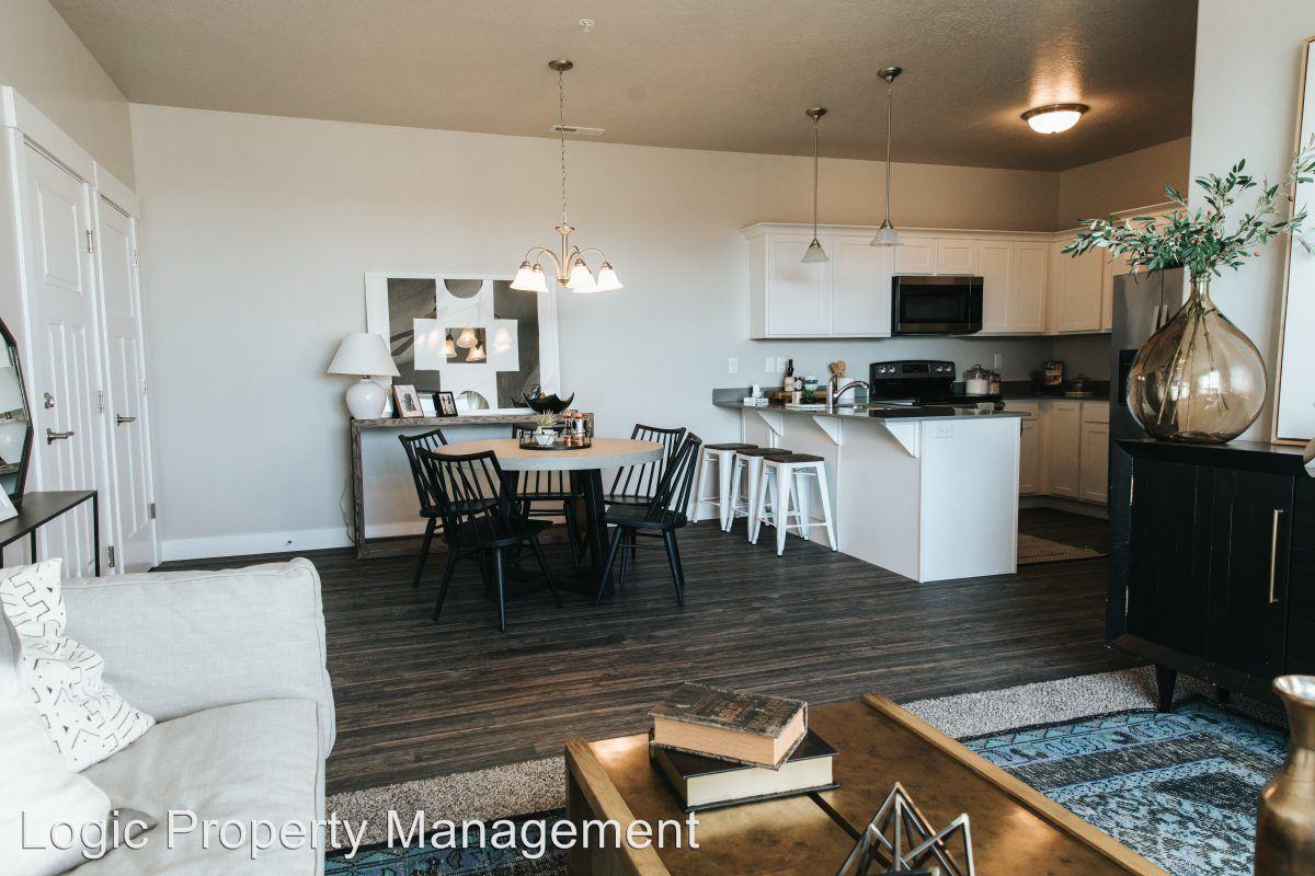 13222 Dominica Lane - Photo 3 of 12