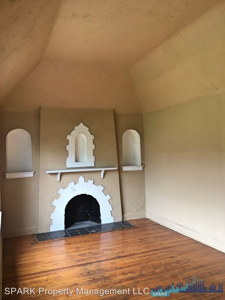 9111 E Bay Harbor Dr. - Photo 2 of 8