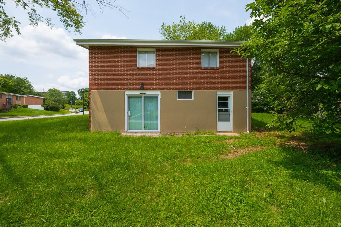 1038 Flagtree Ln - Photo 3 of 28