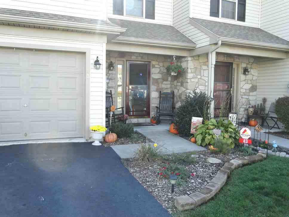 43 Granite Dr - Photo 2 of 20