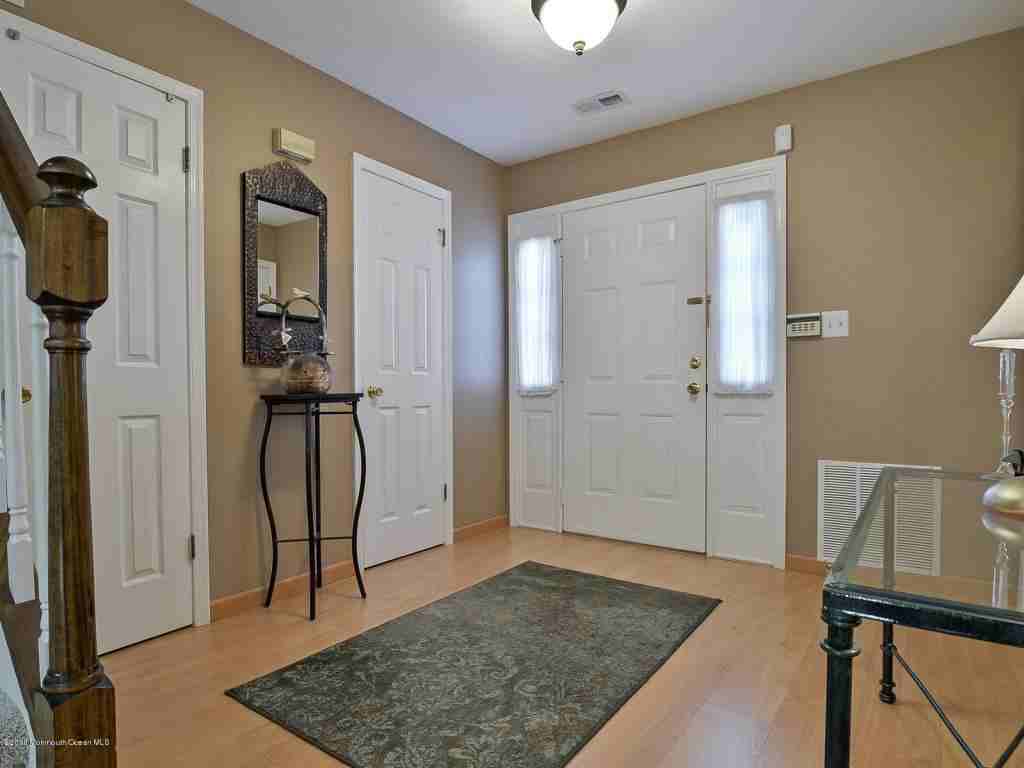 275 Century Way - Photo 3 of 19