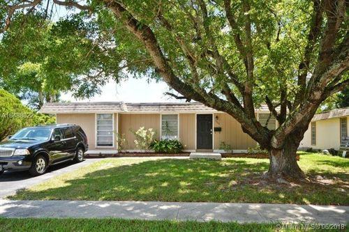 7702 NW 74th Terrace - Photo 2 of 8